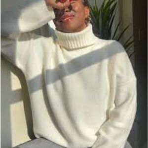 Abercrombie & Fitch Women's Ivory Turtleneck Sweater